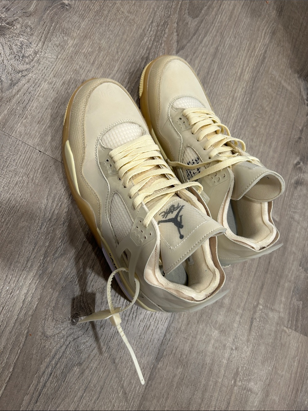 Jordan Men's Cream/Tan Retro Basketball Sneakers
